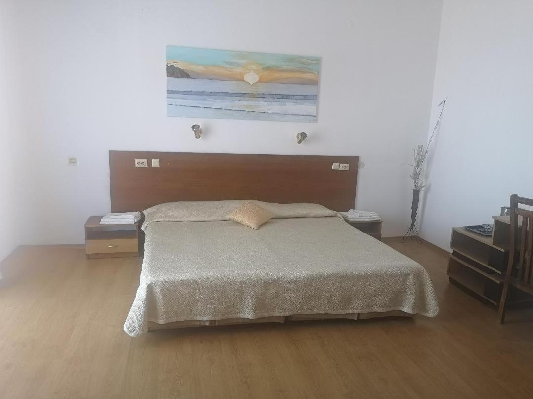 Family Hotel Verona Sozopol Esterno foto