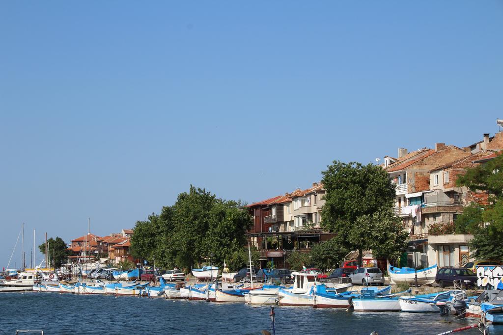 Family Hotel Verona Sozopol Esterno foto