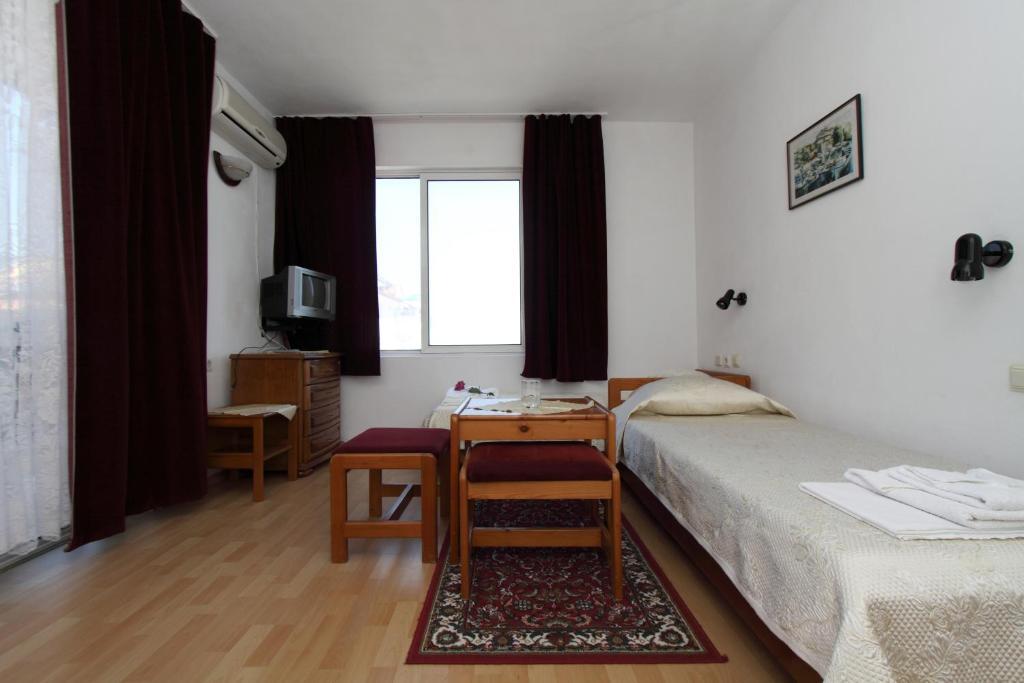 Family Hotel Verona Sozopol Camera foto