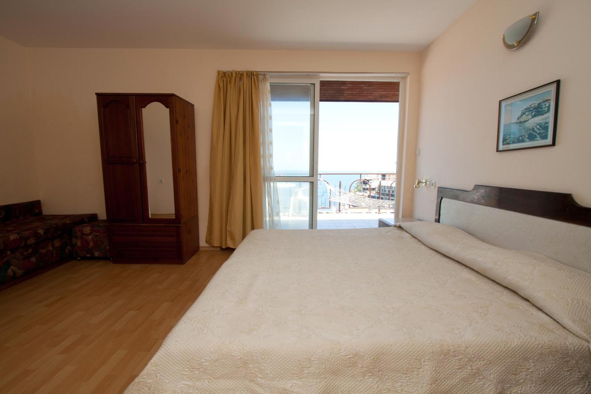 Family Hotel Verona Sozopol Esterno foto