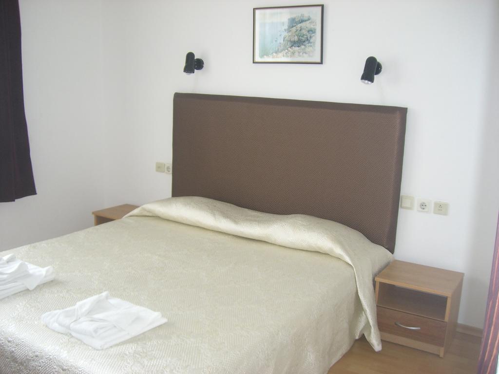 Family Hotel Verona Sozopol Camera foto