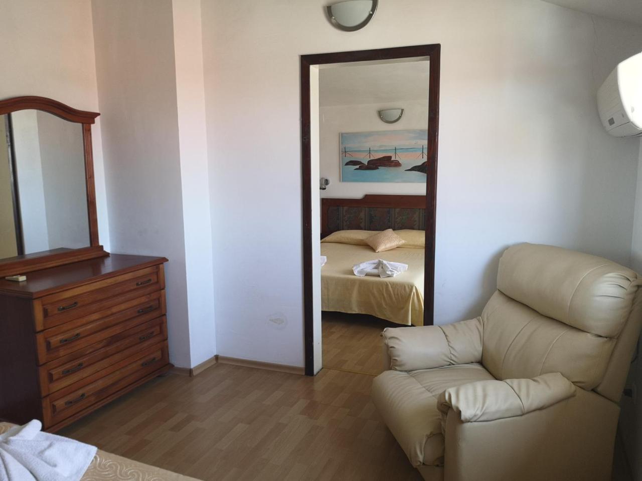 Family Hotel Verona Sozopol Esterno foto