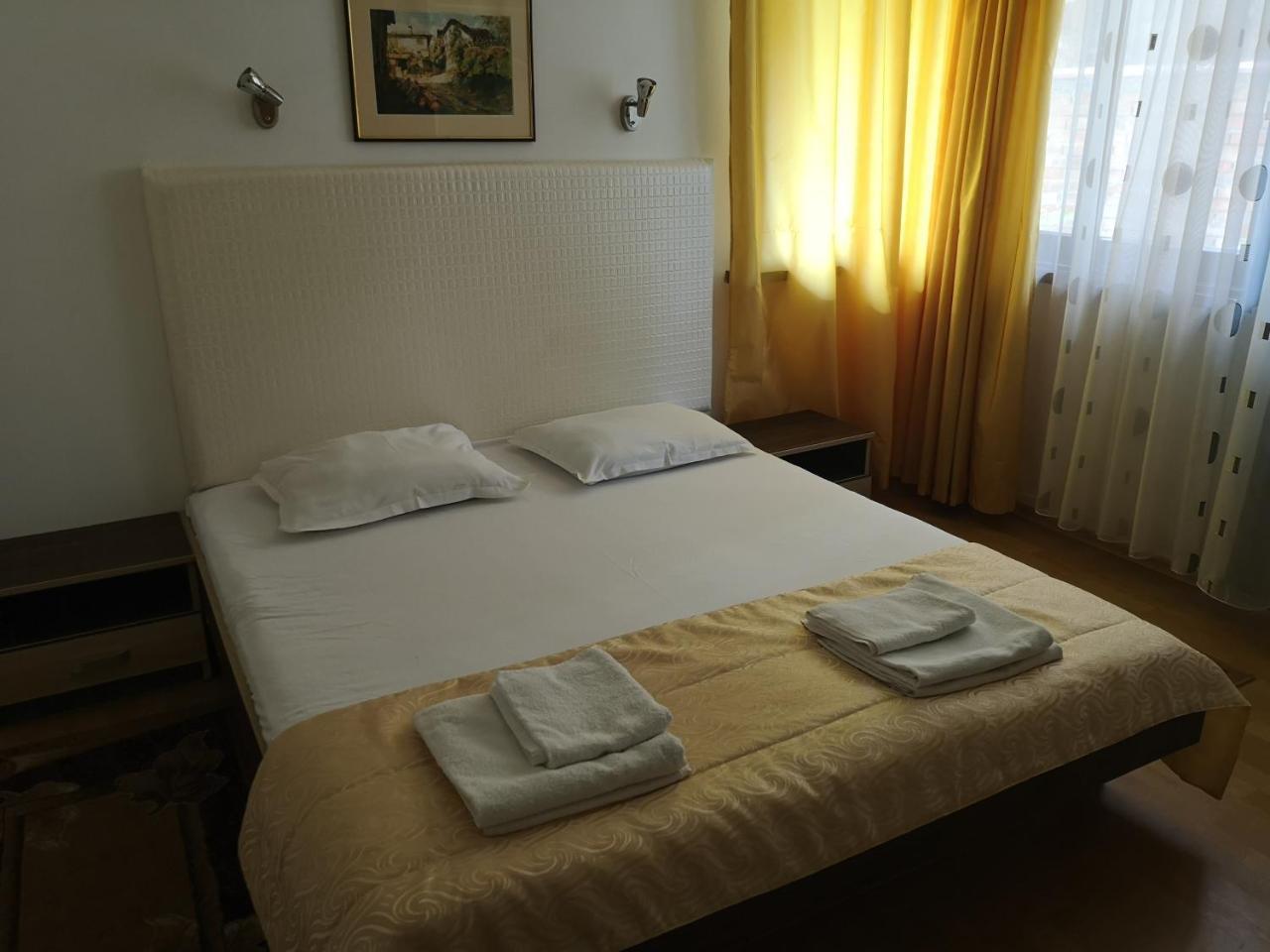 Family Hotel Verona Sozopol Esterno foto