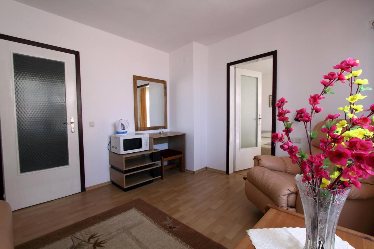 Family Hotel Verona Sozopol Esterno foto